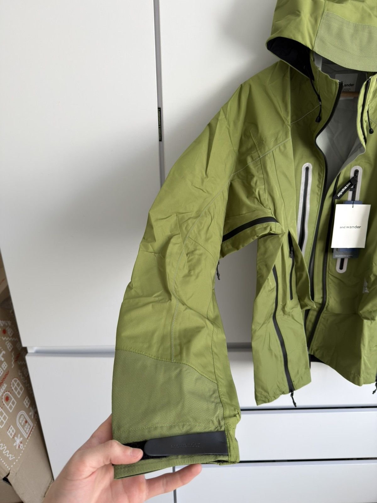 And Wander And Wander Pertex Hooded Jacket Olive Green Technical Shell Size US L / EU 52-54 / 3 - 12 Thumbnail