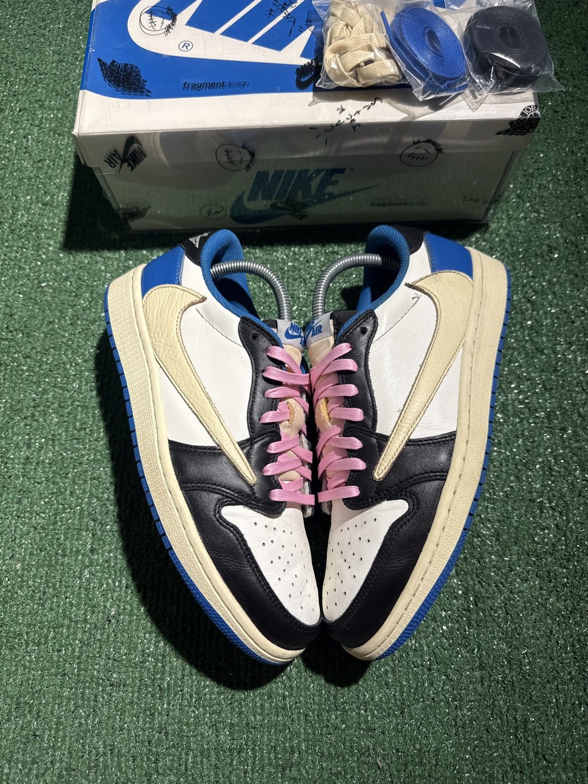 Fragment Design × Jordan Brand × Travis Scott Jordan 1 low og sp Travis Scott Fragment Size US 8.5 / EU 41-42 - 8 Thumbnail