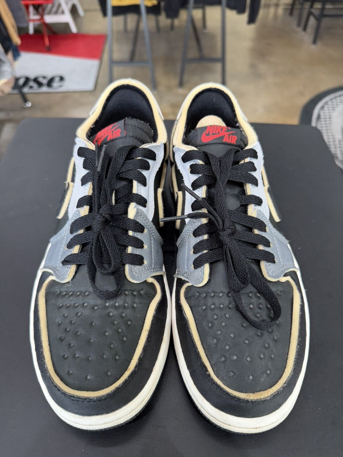 Jordan Brand Jordan 1 Low Black Smoke Grey Size 9 (2022) Size US 9 / EU 42 - 2 Thumbnail