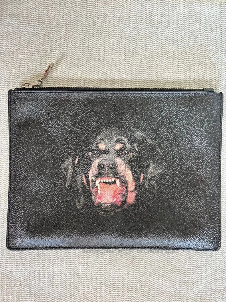 Givenchy Givenchy Dog Head Envelope Pouch . Size ONE SIZE - 1 Thumbnail