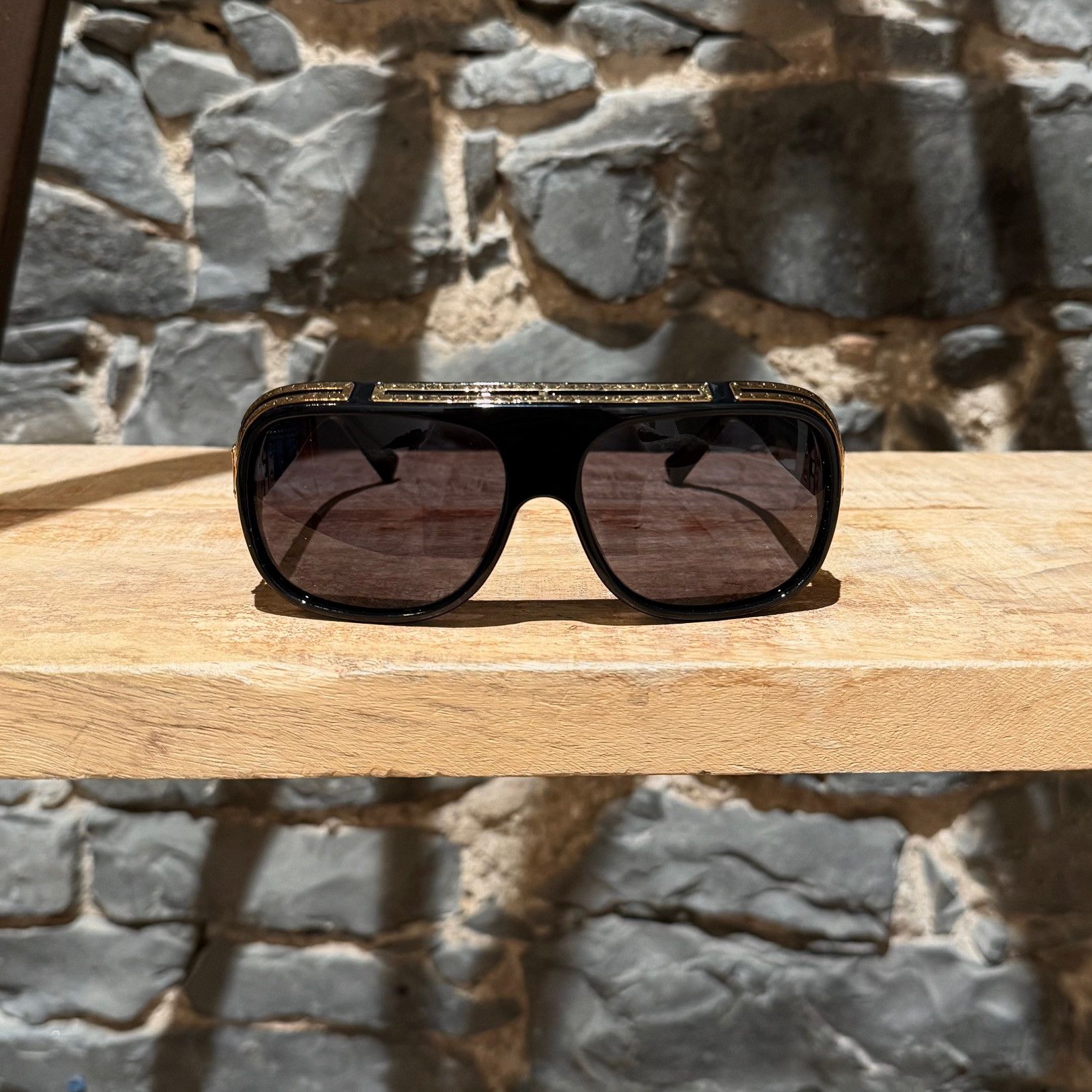 Louis Vuitton Louis Vuitton Z2516U Black Gold 1.0 Millionaires Sunglasses Size ONE SIZE - 2 Thumbnail