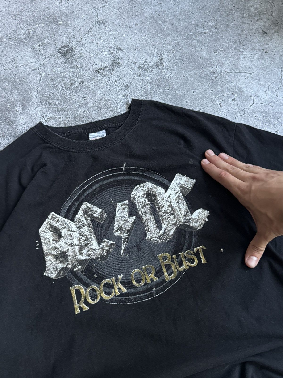 AC/DC × Band Tees × Vintage Vintage AC/DC Rock or Bust disstresed Y2K t-shirts Size US L / EU 52-54 / 3 - 3 Thumbnail