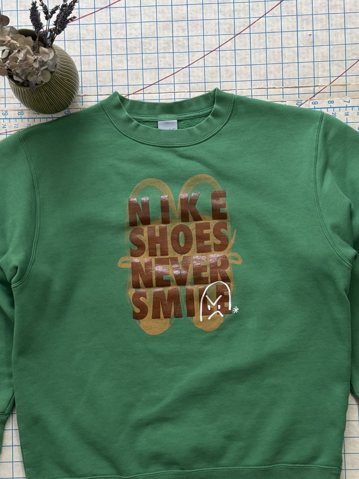 Nike × Vintage Vintage Y2K Nike Shoes Never Smile Crewneck Sweater Green Size US L / EU 52-54 / 3 - 4 Thumbnail
