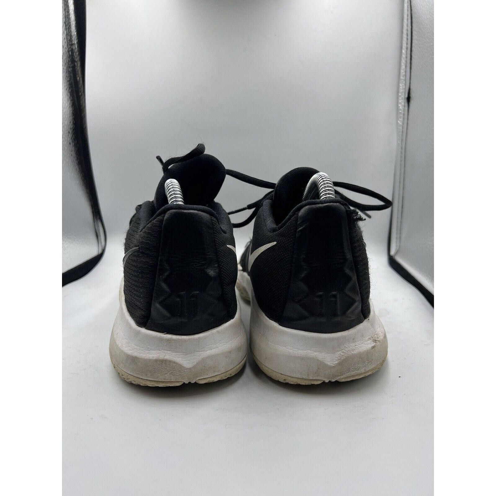 Nike Nike Boys Kyrie Irving Flytrap Black/White Shoes Size 6Y Size US 6 / EU 39 - 4 Thumbnail