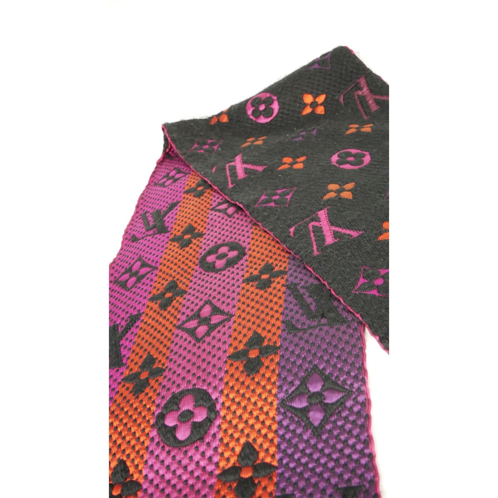 Louis Vuitton Louis Vuitton Multicolor Logomania Scarf Size ONE SIZE - 9 Thumbnail