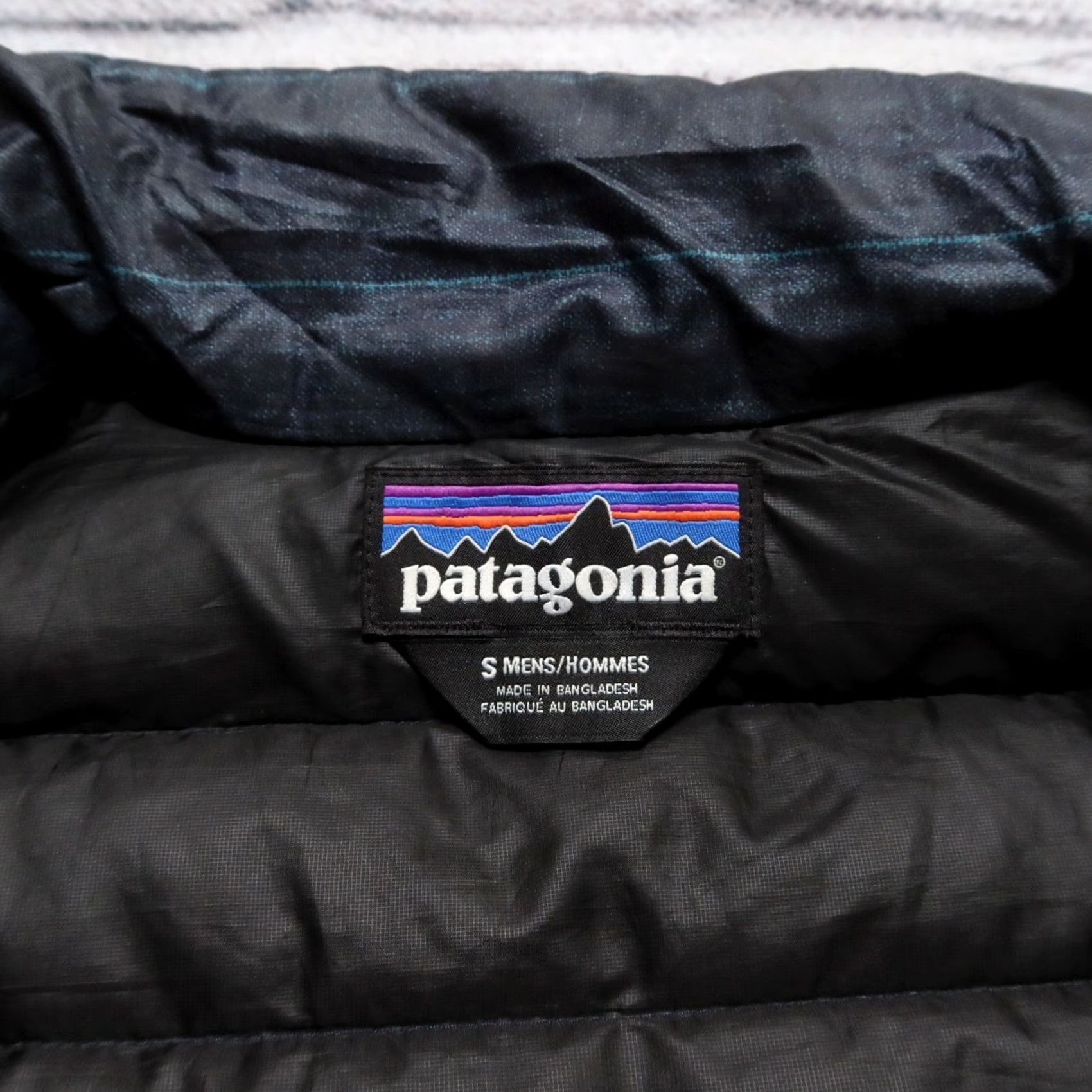 Patagonia Patagonia Down Sweater Jacket Mens Size S Print / Pattern Quilted Primaloft Size US S / EU 44-46 / 1 - 7 Thumbnail