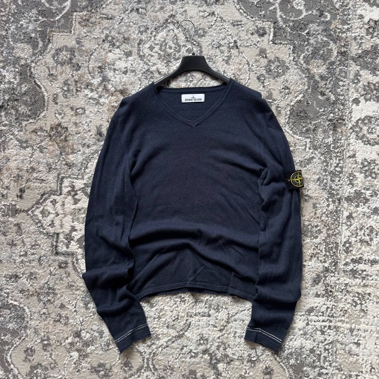 Stone Island Vintage Stone V Neck Knitted Navy Sweater Size US S / EU 44-46 / 1 - 1 Thumbnail