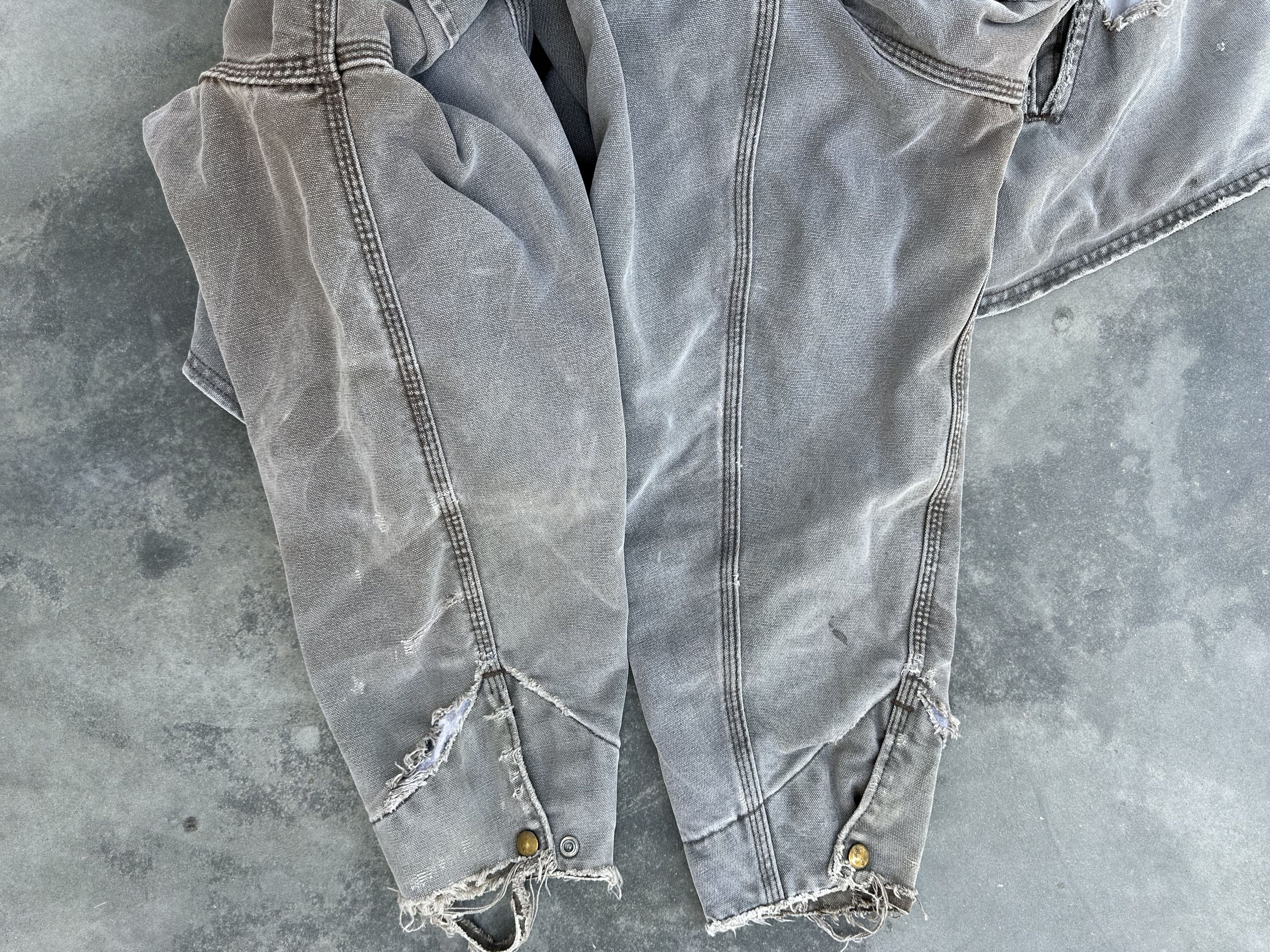 Carhartt Vintage Sun faded Carhartt J43 CHT Detroit Jacket – Size US XL / EU 56 / 4 - 11 Thumbnail