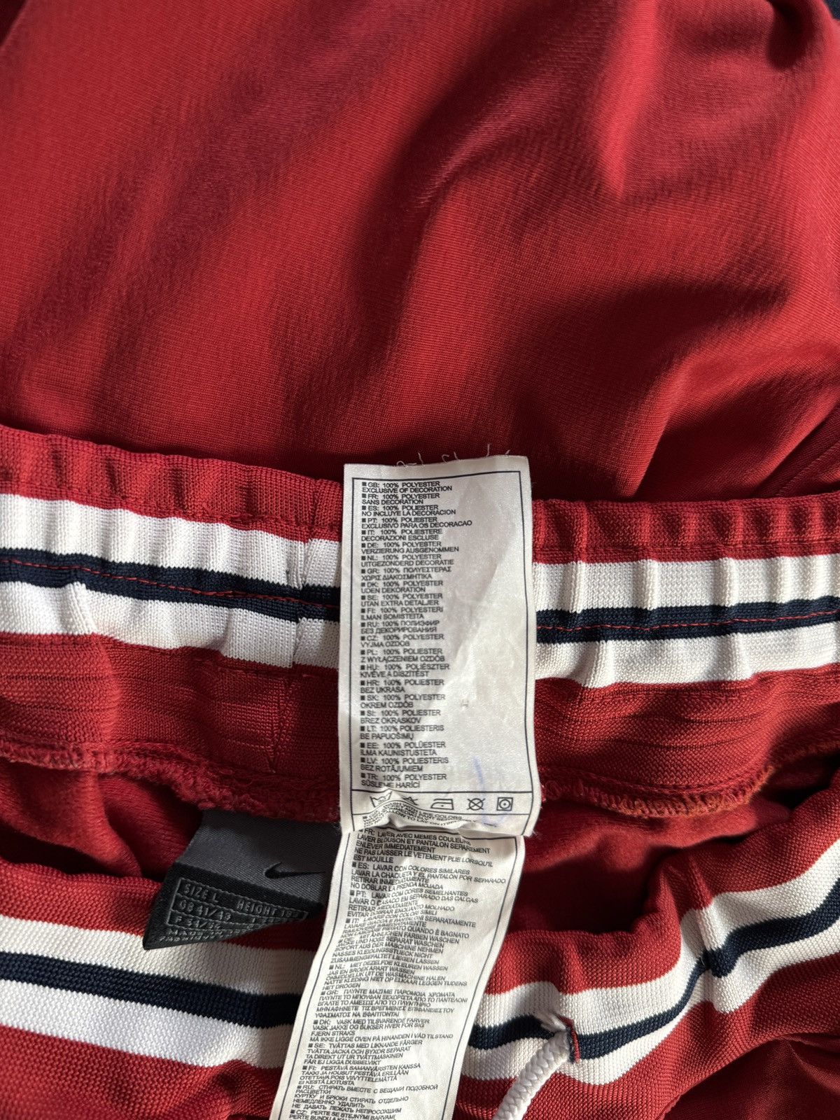 Nike Nike Track Pants Vintage Retro 90s Trousers Snap Hem Size L Size US 36 / EU 52 - 9 Thumbnail