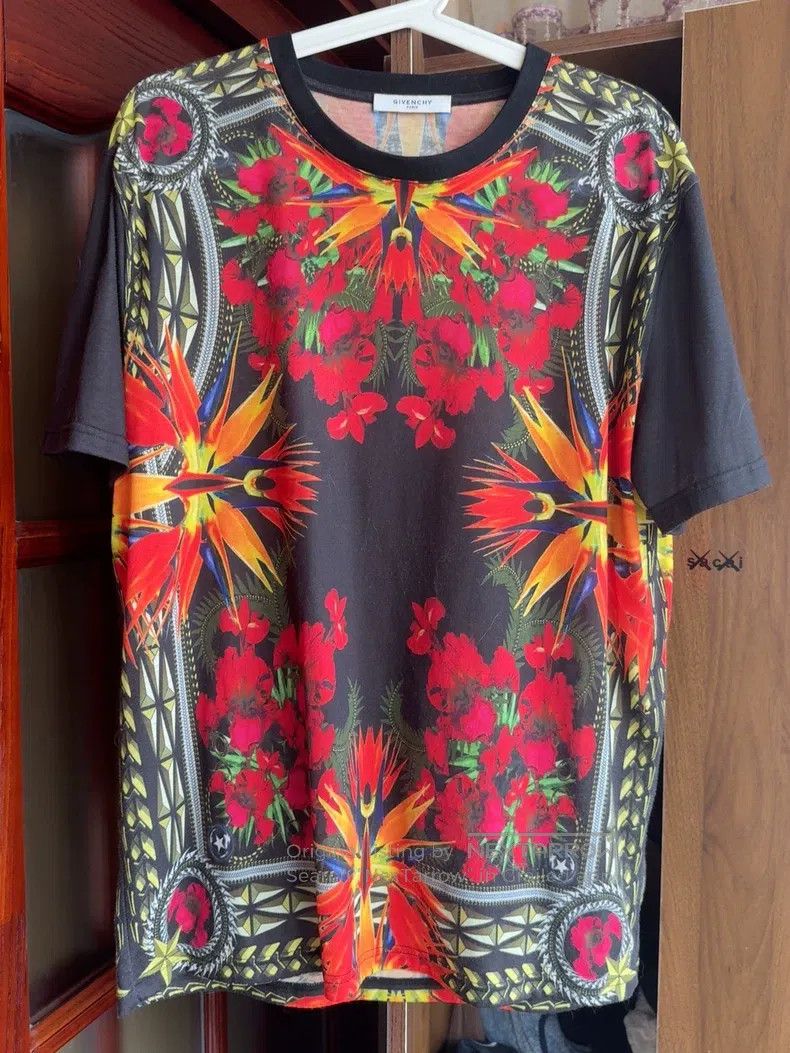 Givenchy Givenchy Printed T-Shirt Size US XS / EU 42 / 0 - 1 Thumbnail