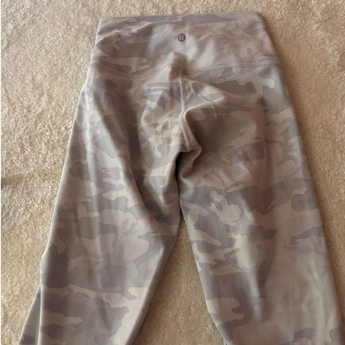 Lululemon Lululemon White Camo Wunder Under Leggings Size 4 Size 27" / US 4 / IT 40 - 7 Thumbnail