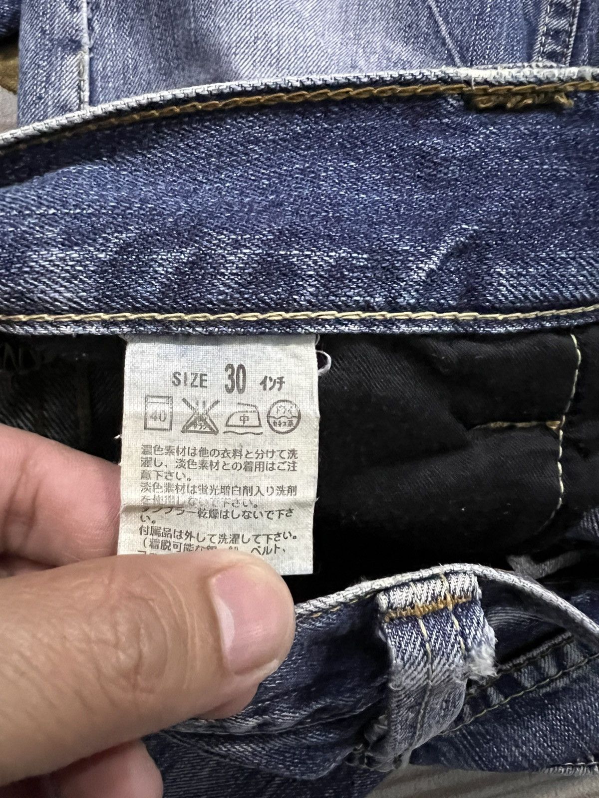 Levi's Vintage Levi’s 502 Distressed Faded Clawmark Jean Very Rare Size US 29 - 21 Thumbnail