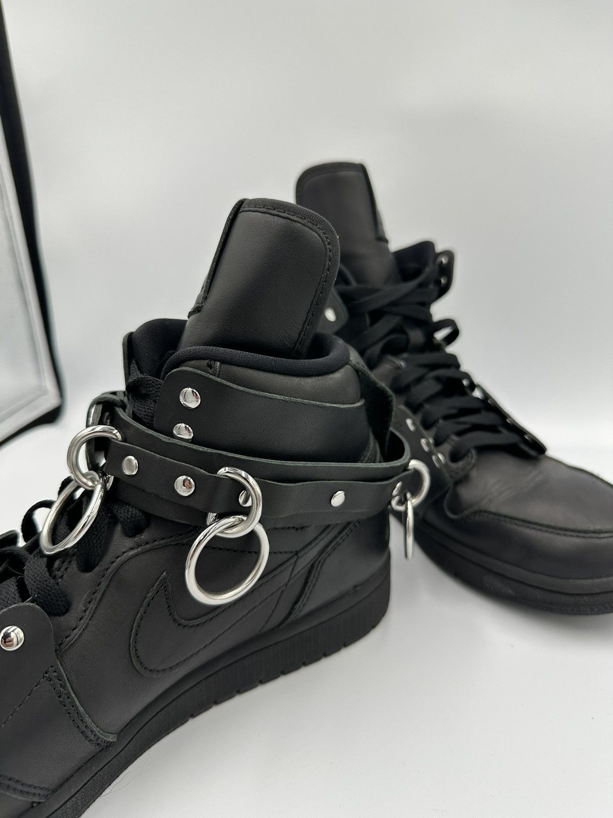 Comme des Garcons × Jordan Brand Jordan 1 x Comme Des Garçons Size US 9 / EU 42 - 6 Thumbnail
