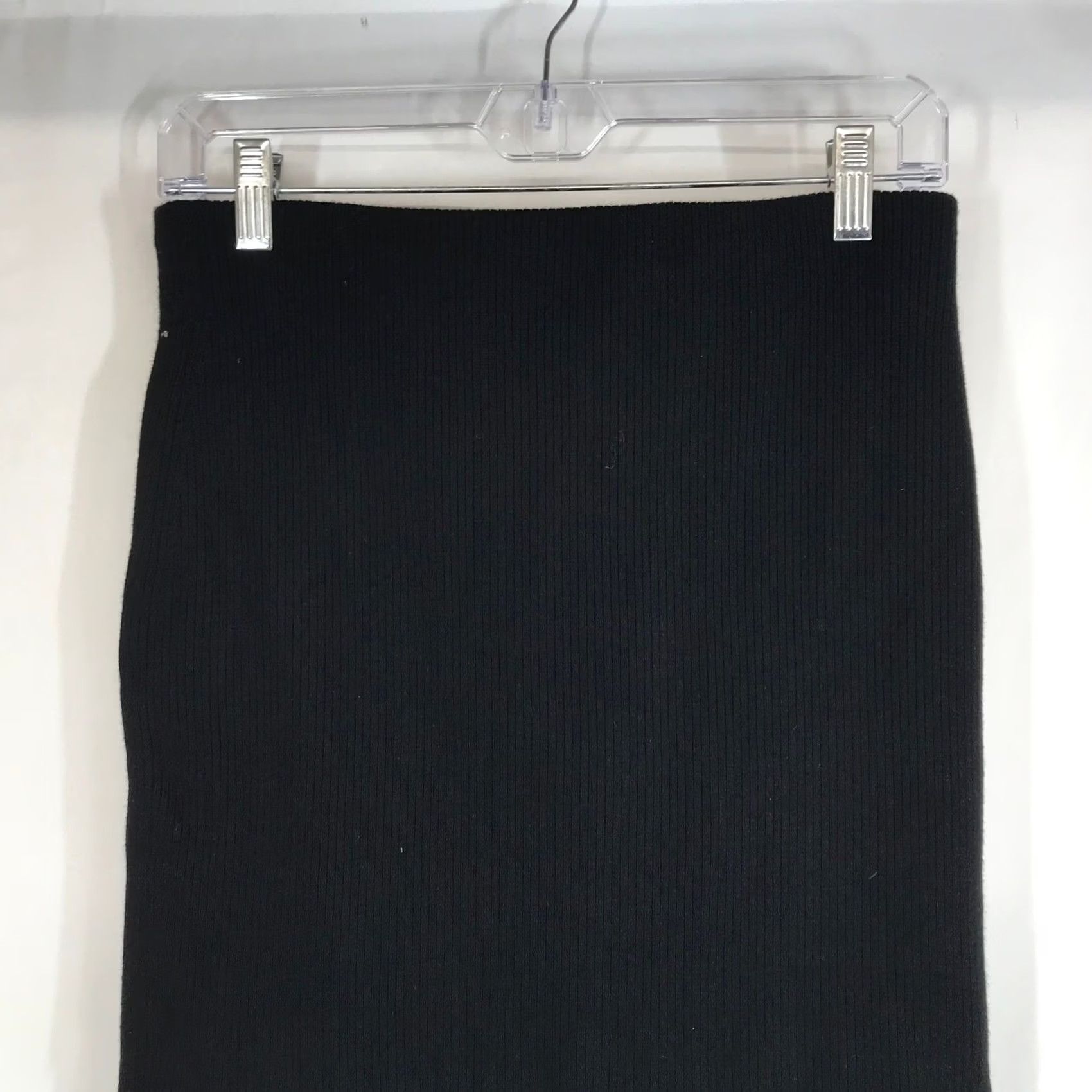Express Express Black Ribbed Knit Pencil Midi Skirt with Ruffle Hem S Women Knit Midi Skirt Black Women Trumpet Christmas? Size 28" / US 6 / IT 42 - 5 Thumbnail
