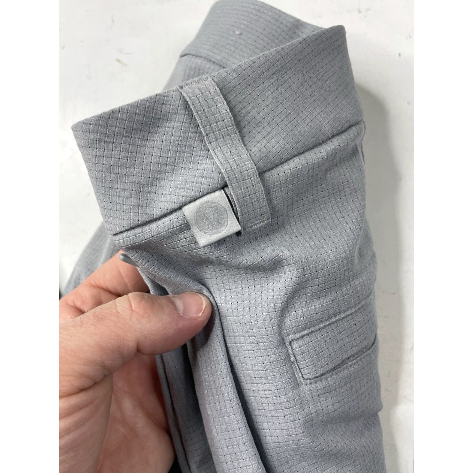 Lululemon Lululemon Pants Mens 36 Gray WovenAir Stretch Classic Chino Casual Activewear Slimming PANTS Size US 36 / EU 52 - 6 Thumbnail