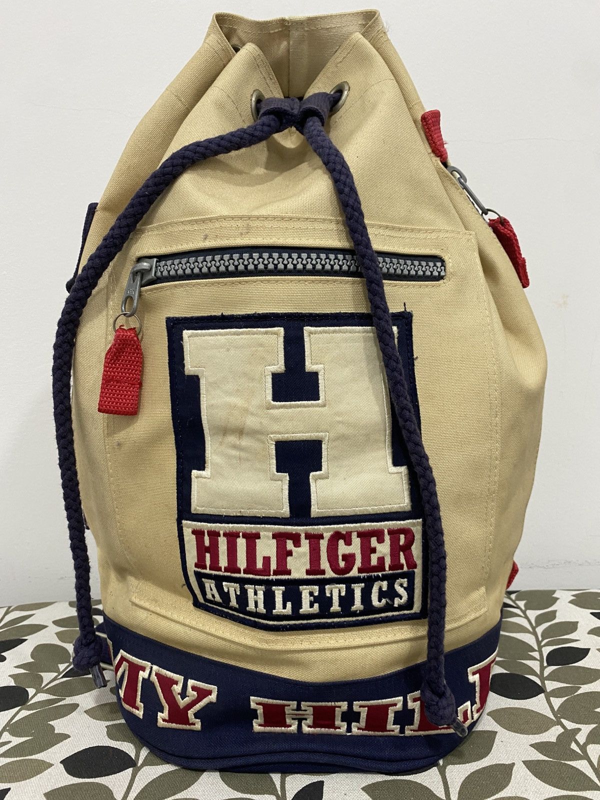 Designer × Tommy Hilfiger × Vintage TOMMY HILFIGER VTG EMBROIDED RUCKSACK BACKPACK BAG Size ONE SIZE - 1 Thumbnail