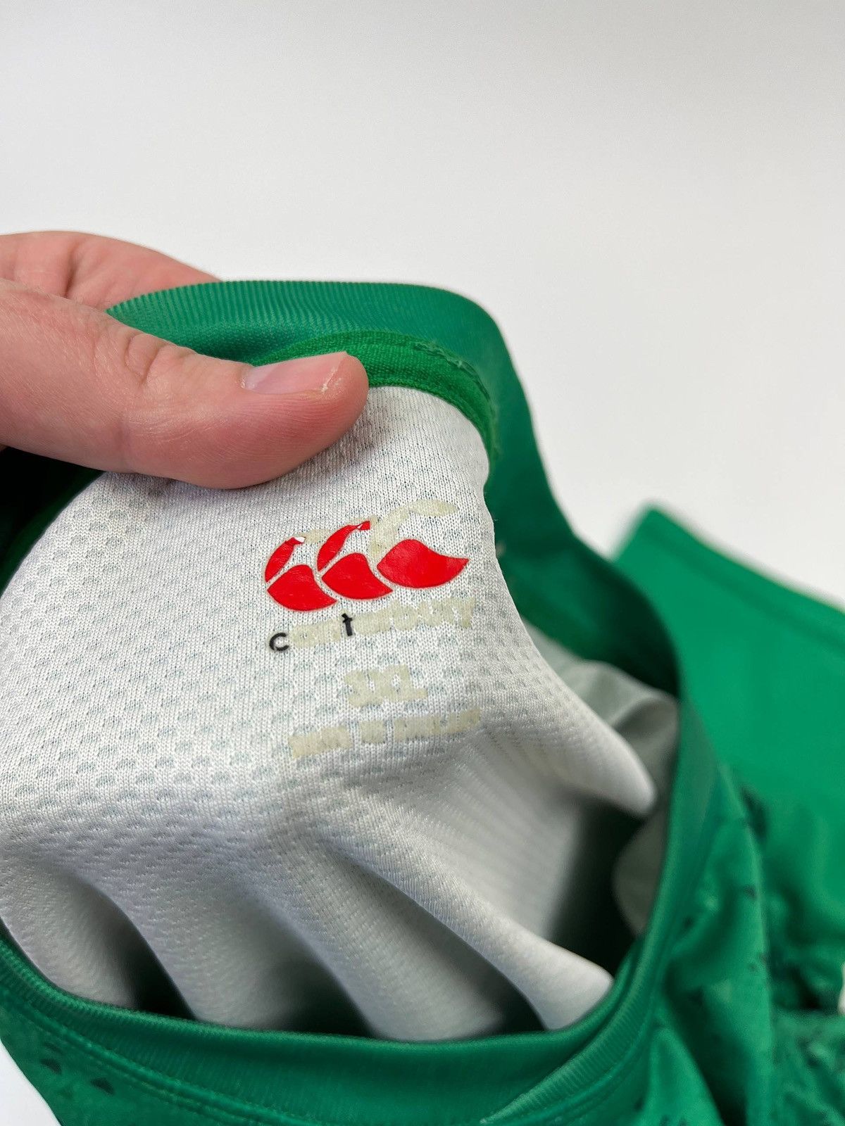 Canterbury of New Zealand Canterbury Ireland IRFU Rugby Jersey Vodafone Rare Ireland Size US L / EU 52-54 / 3 - 9 Thumbnail