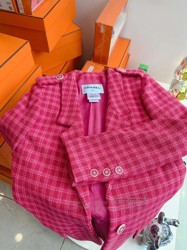 Chanel Chanel Rose-red plaid epaulette coat Size XS / US 0-2 / IT 36-38 - 8 Thumbnail