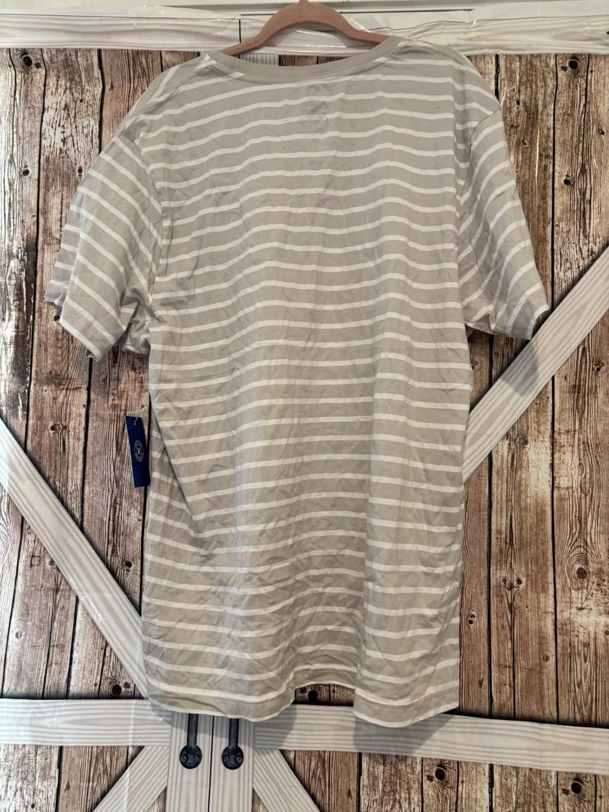Hurley Men's beige and white striped sz XL Hurley t shirt #279 Size US XL / EU 56 / 4 - 2 Thumbnail
