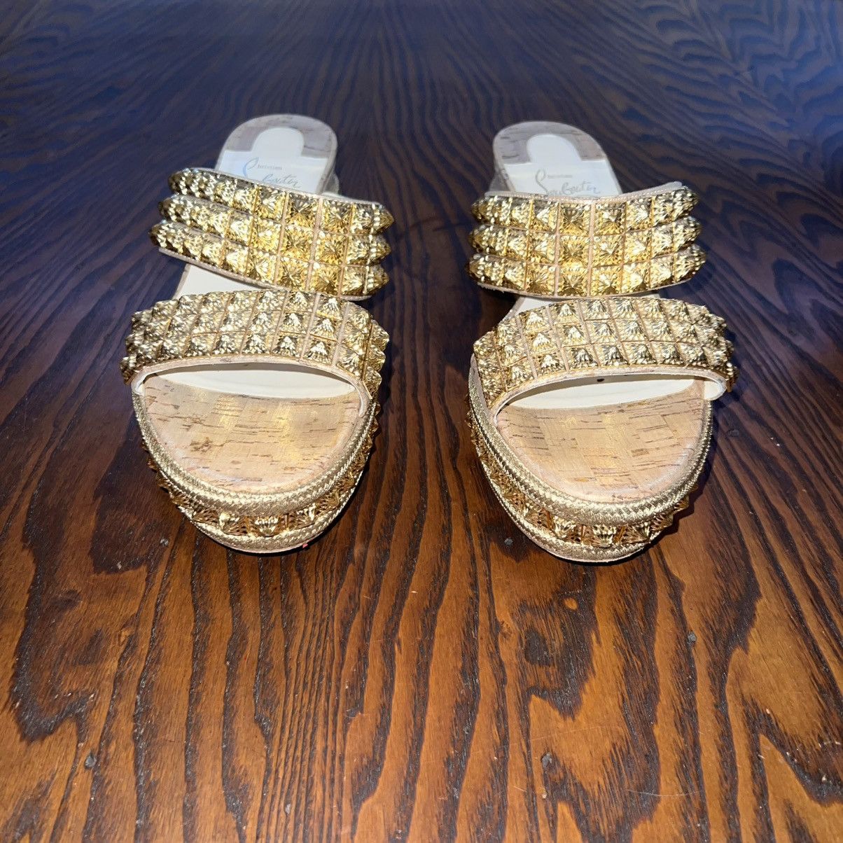 Christian Louboutin Christian Louboutin Myriadiam flat sandals in a gold Size US 9 / IT 39 - 4 Thumbnail