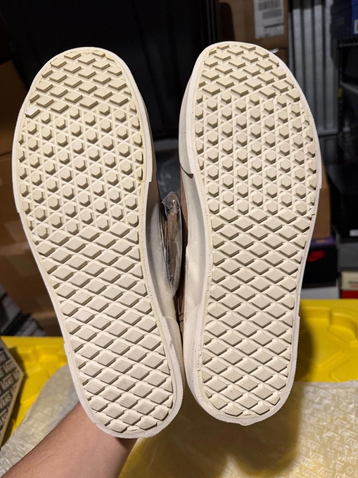 Vans Size 10 - Vans Desert Chukka MTE LX x The North Face Toast Size US 10 / EU 43 - 8 Thumbnail