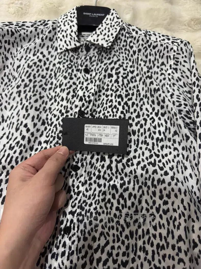 Saint Laurent Paris Saint Laurent Paris Size 37 White Leopard Print Men's Shir Size US XS / EU 42 / 0 - 4 Thumbnail