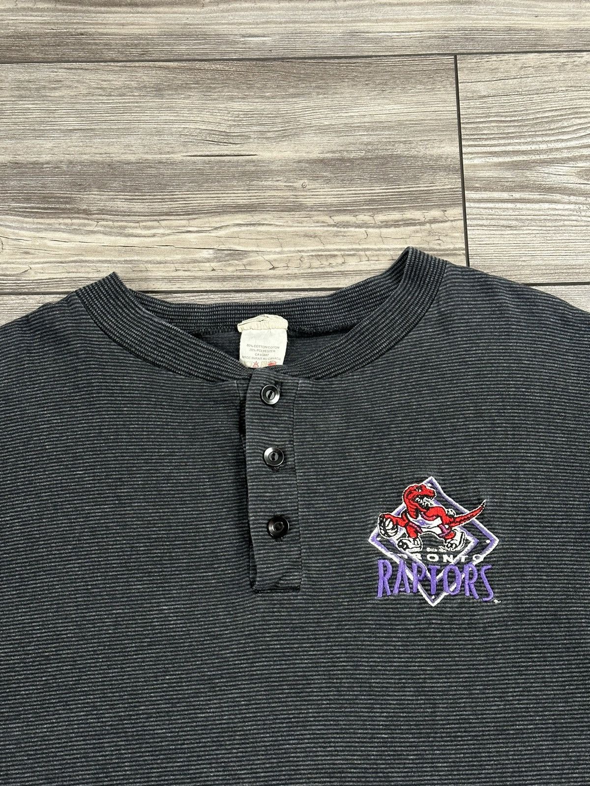 NBA × Vintage 90s Raven Athletic Toronto Raptors Striped Henley Longsleeve Size US XL / EU 56 / 4 - 2 Thumbnail