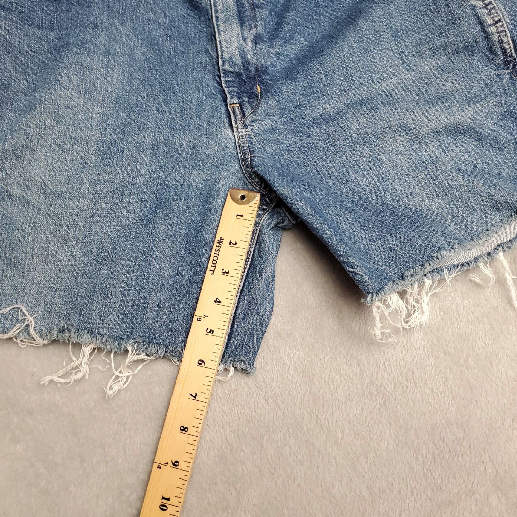 Uniqlo Uniqlo Shorts Womens 35x6 blue Denim Cutoff Flat Front Twill Jorts Pants Blackout? Size 24" / US 00 / IT 34 - 5 Thumbnail