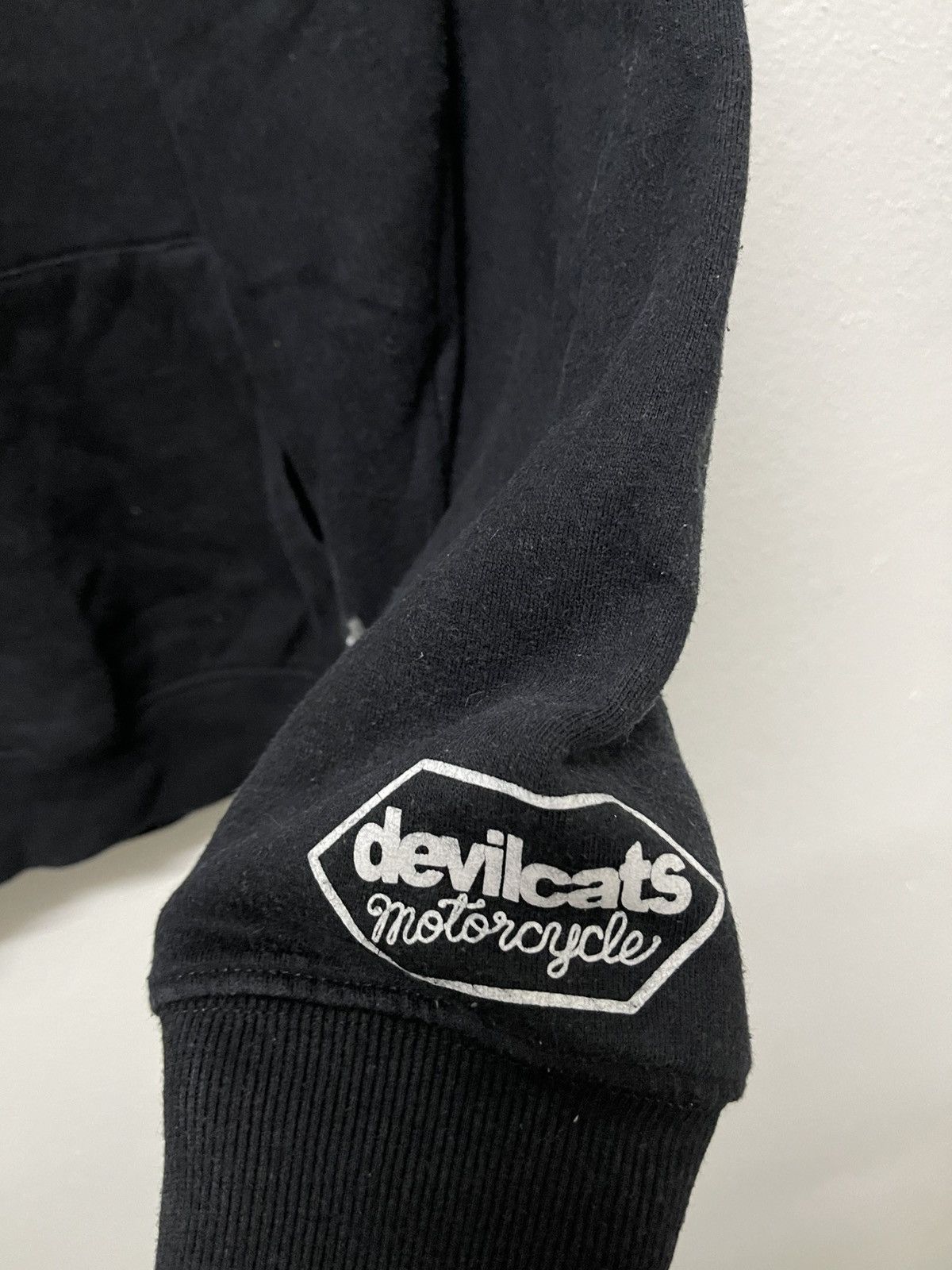 If Six Was Nine 2000s DEVILCATS BLACK MOTORCYCLE PULLOVER HOODIE Size US M / EU 48-50 / 2 - 9 Thumbnail