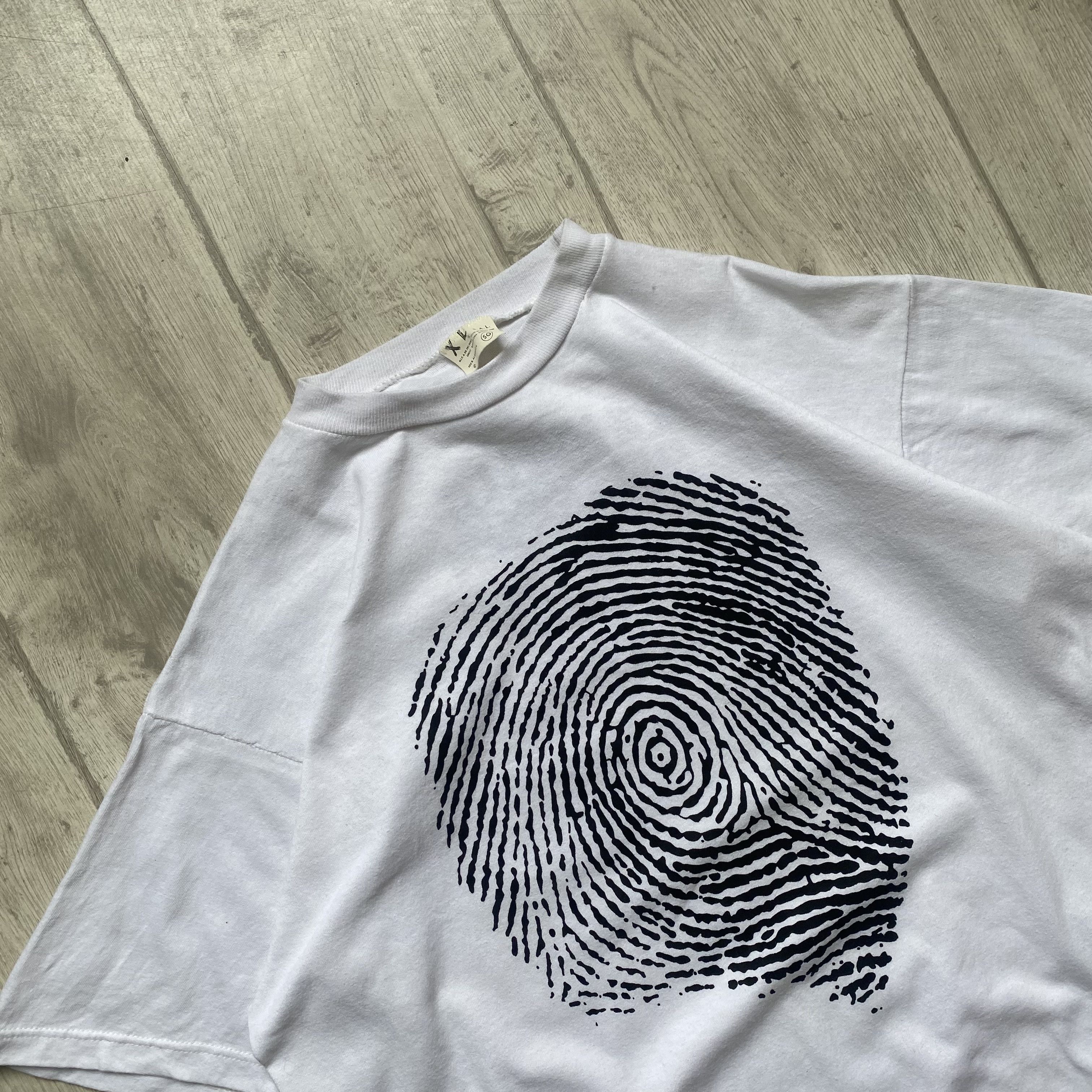Fruit Of The Loom Vintage 80s Criminal Serial La Huella Del Crimen Tee TV show Size US M / EU 48-50 / 2 - 2 Thumbnail