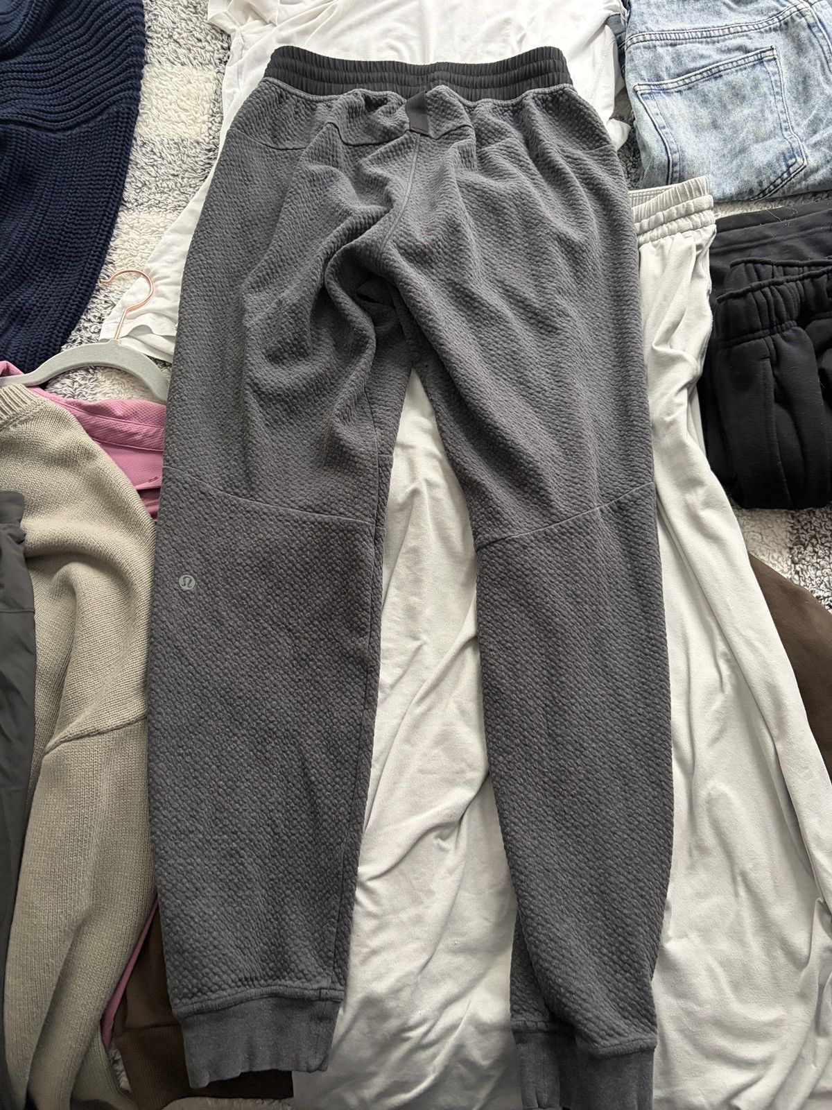 Lululemon Lululemom at Ease Joggers Black Size US 29 - 2 Thumbnail
