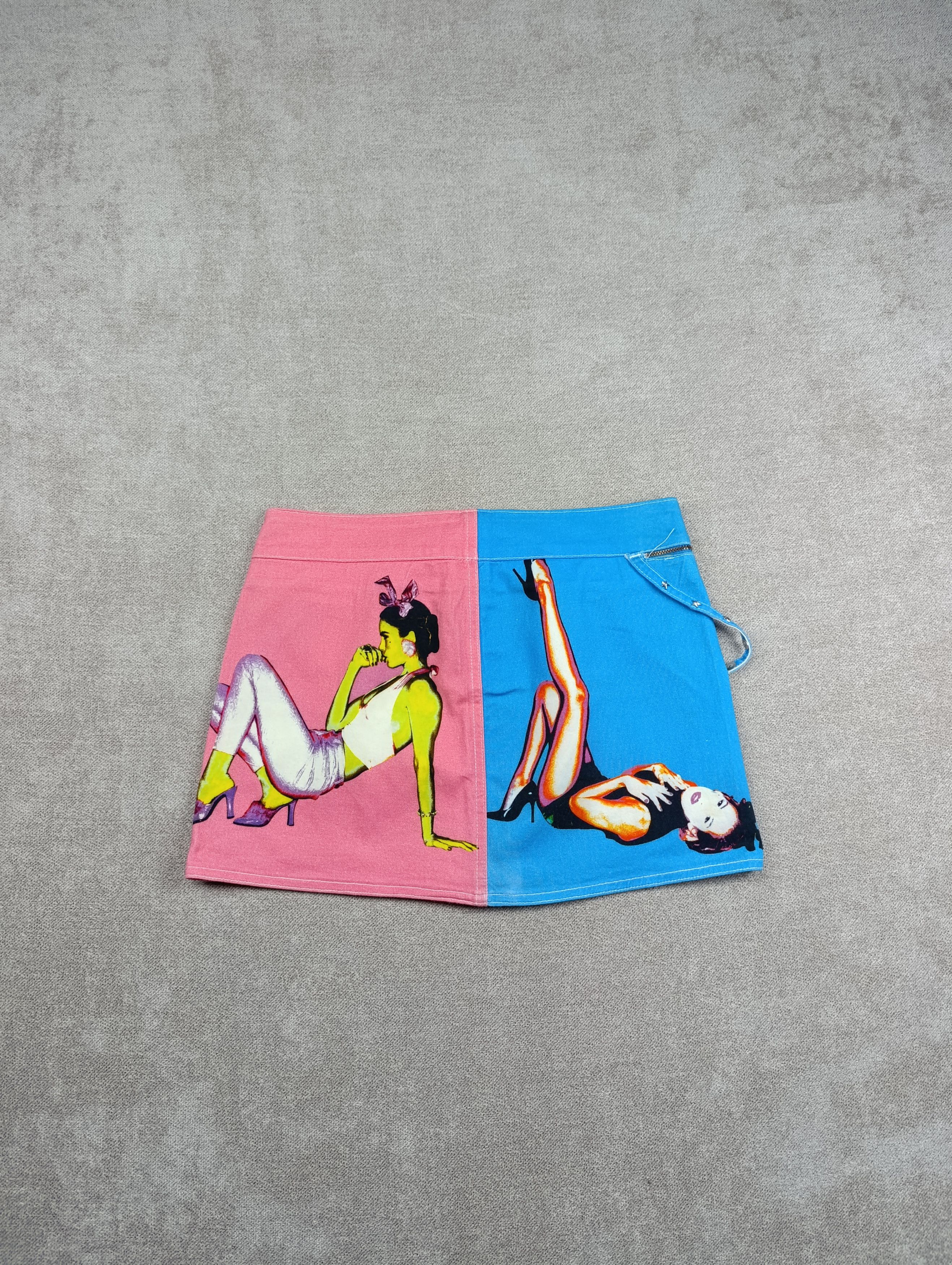 Versace Y2K DONATELLO VERSACE LOW WAISTED COLOURFUL MINI SKIRT Size 27" / US 4 / IT 40 - 10 Thumbnail