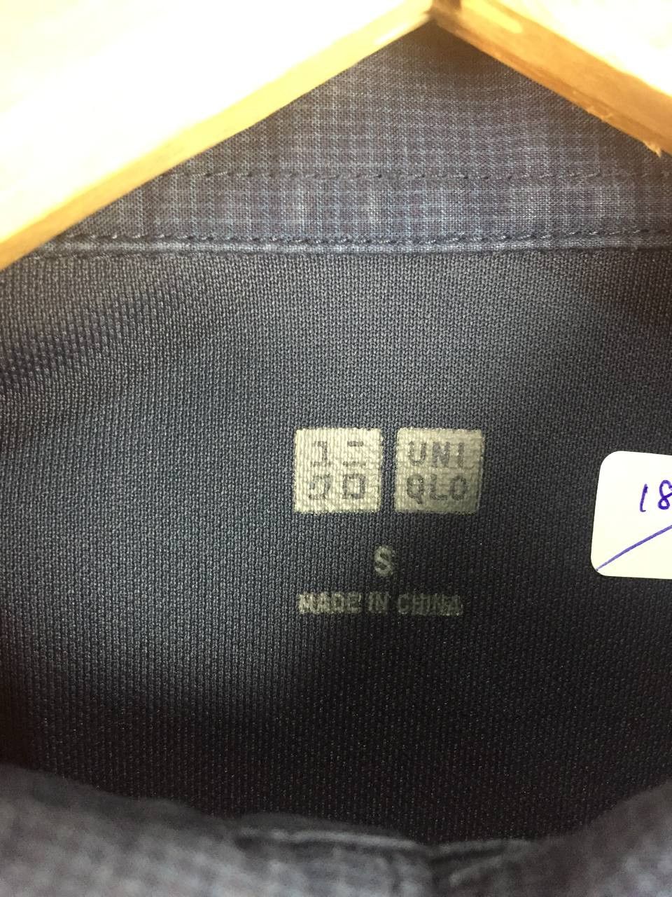 Uniqlo Uniqlo Navy Blue Short Sleeve Button-Down Polo Shirt Size US S / EU 44-46 / 1 - 6 Thumbnail