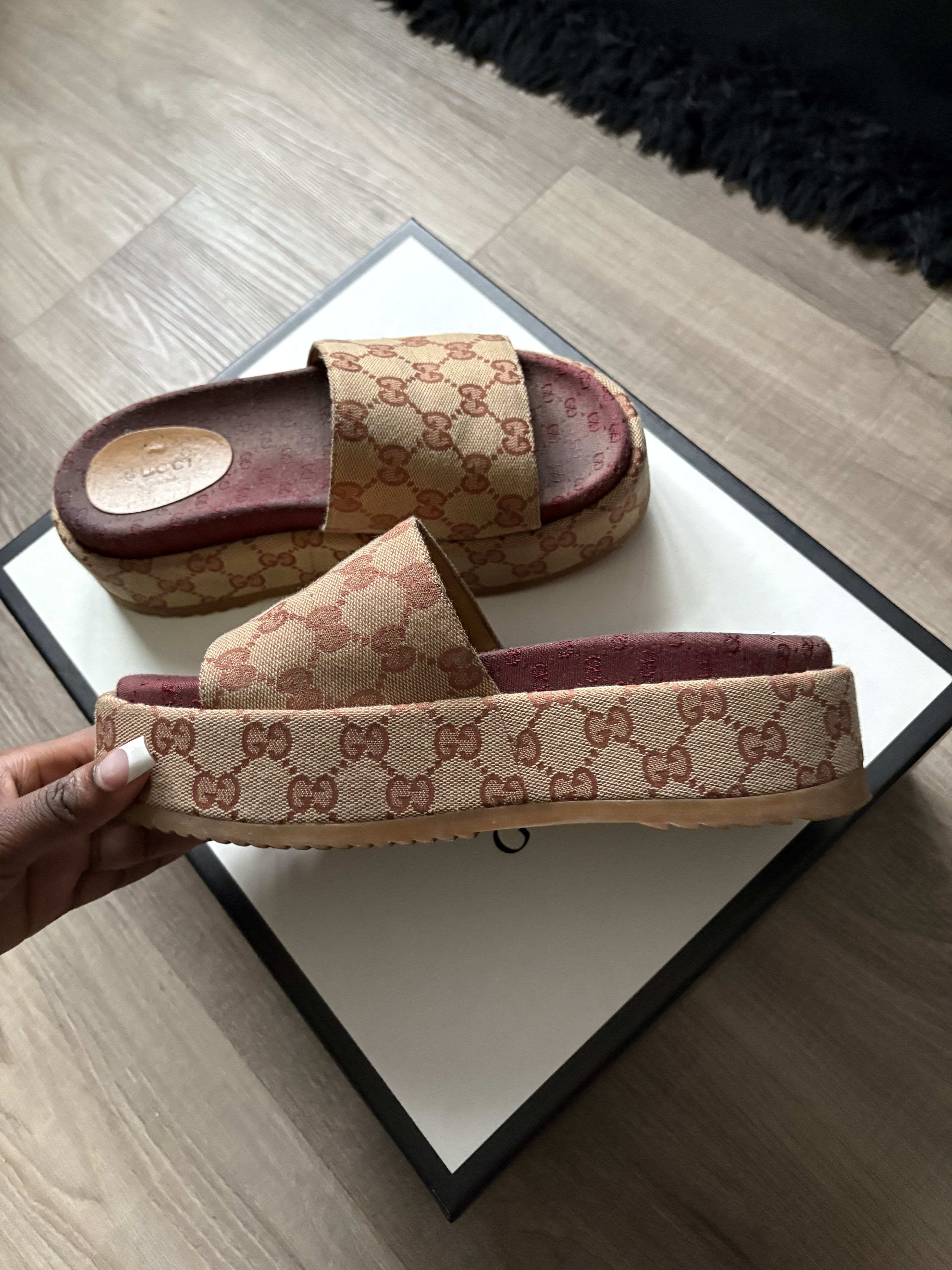 Gucci Gucci GG Supreme Monogram Platform Sandal Size US 7.5 / IT 37.5 - 1 Thumbnail