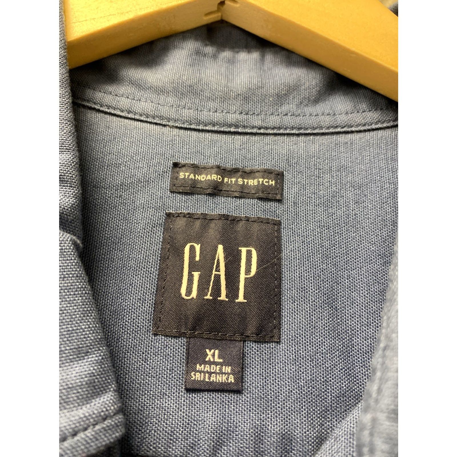 Gap VINTAGE The Gap Navy Blue Button-Down Shirt XL Men Regular Long Sleeve Blue 90s Concert? Size US XL / EU 56 / 4 - 3 Thumbnail