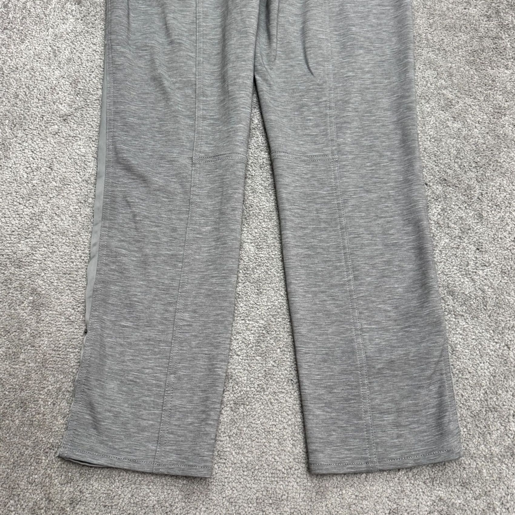 White House Black Market White House Black Market WKND Cropped Straight Leg Pants Women 8 Gray Satin Side Buttons Pockets Stretch Wearable Regular Size 30" / US 8 / IT 44 - 3 Thumbnail