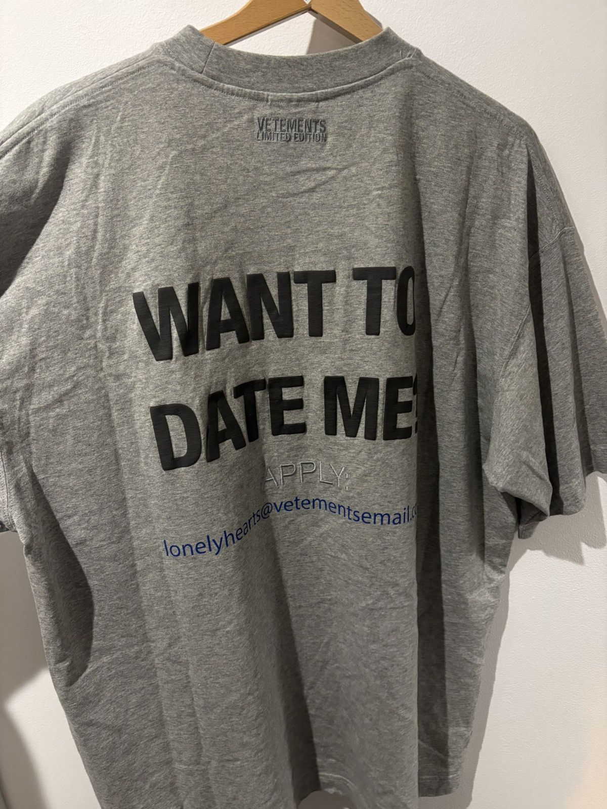 Vetements Vetemenets t shirt i like long walks limited edition Size US XS / EU 42 / 0 - 2 Thumbnail