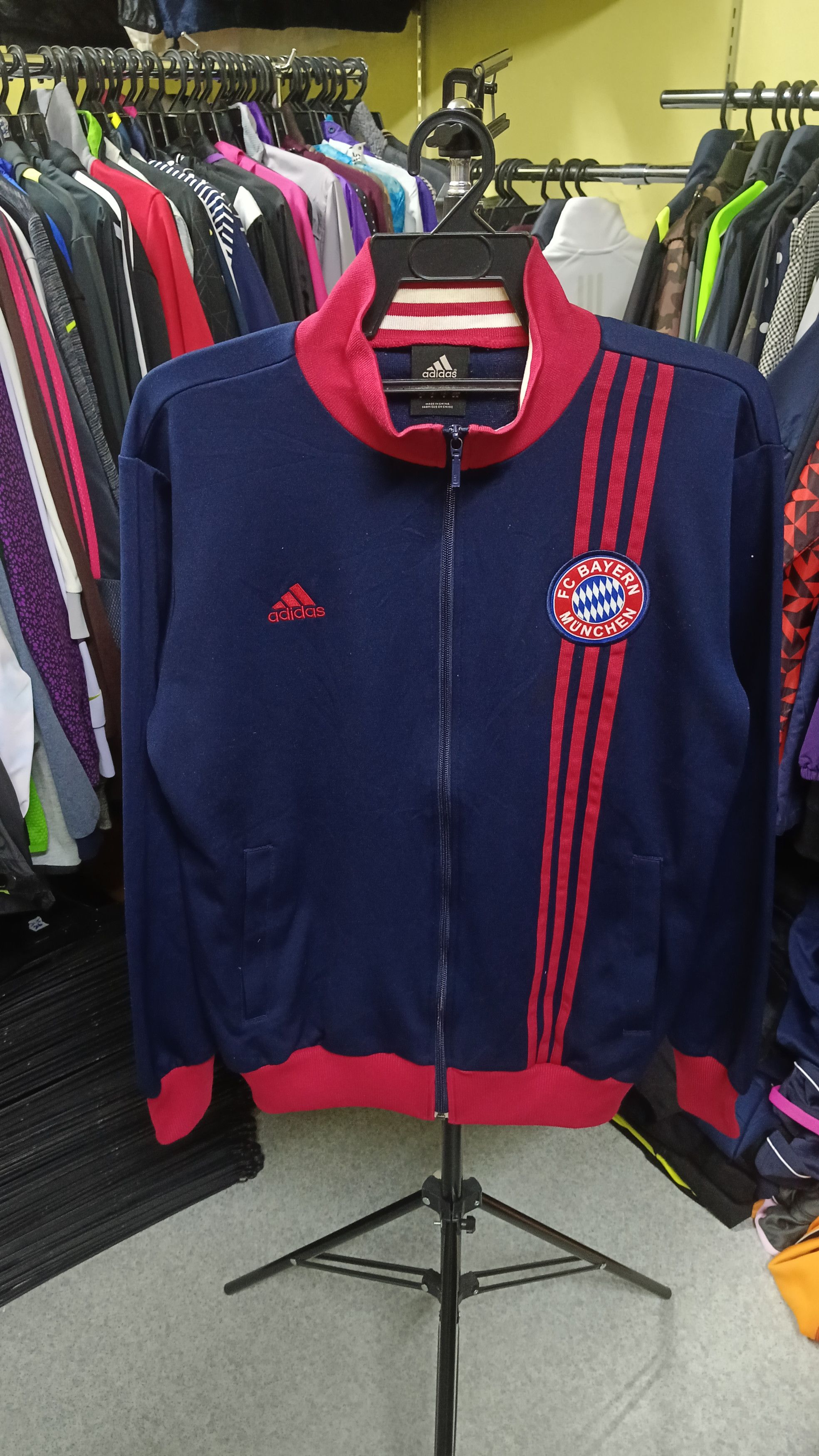 Adidas × Vintage 🔥 Vintage Adidas FC Bayern Munchen Training Jacket Size US M / EU 48-50 / 2 - 1 Thumbnail