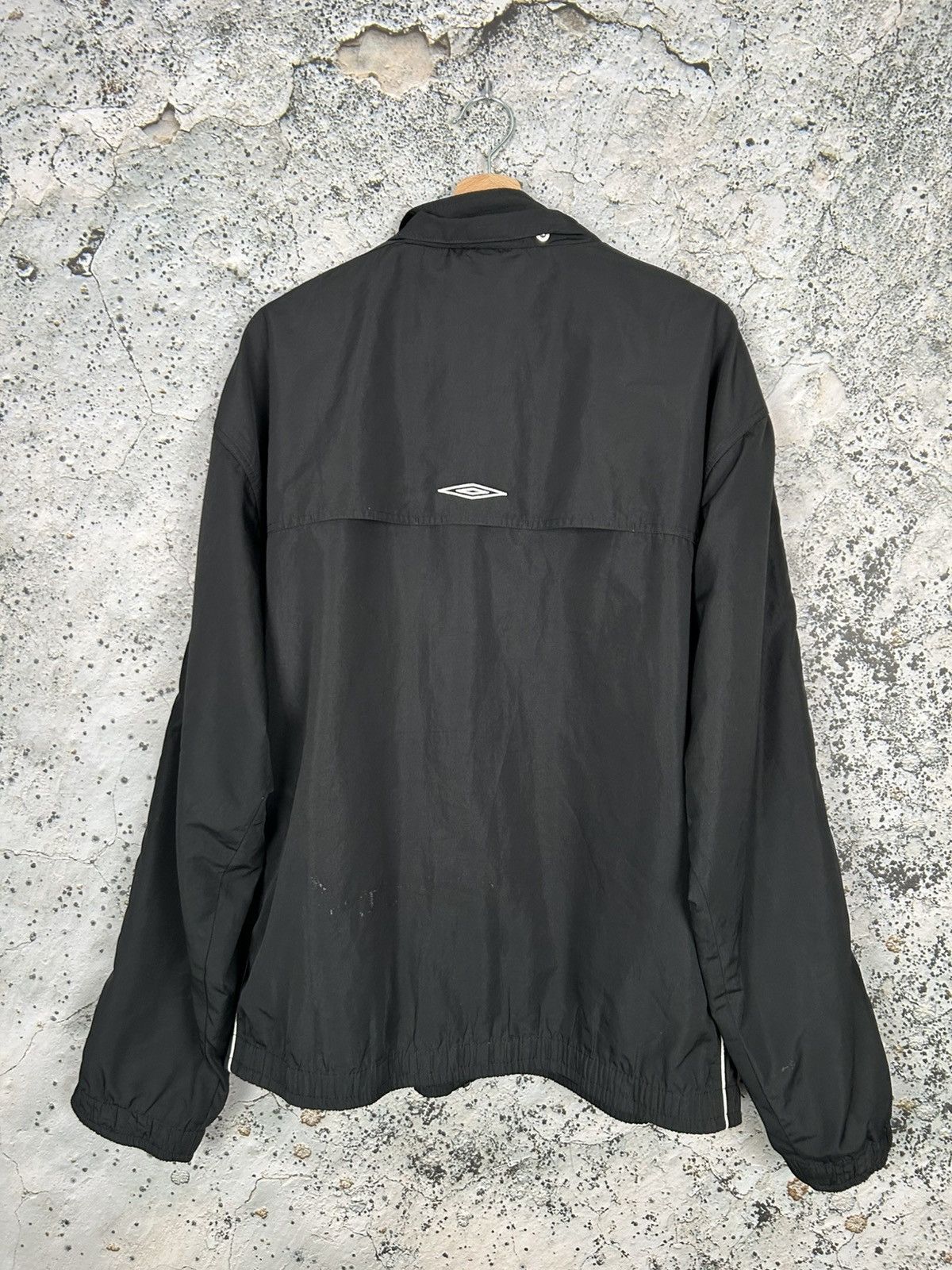 Umbro Vintage Umbro Black Light Jacket Sport Football Streetwear Size US XL / EU 56 / 4 - 4 Thumbnail