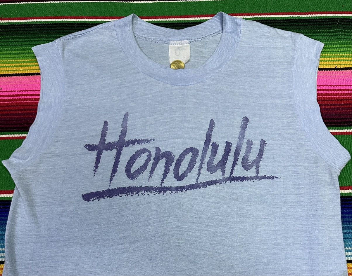Russell Athletic 💥Vintage Honolulu💥 Simple Tee Honolulu Usa💥 Size US M / EU 48-50 / 2 - 2 Thumbnail