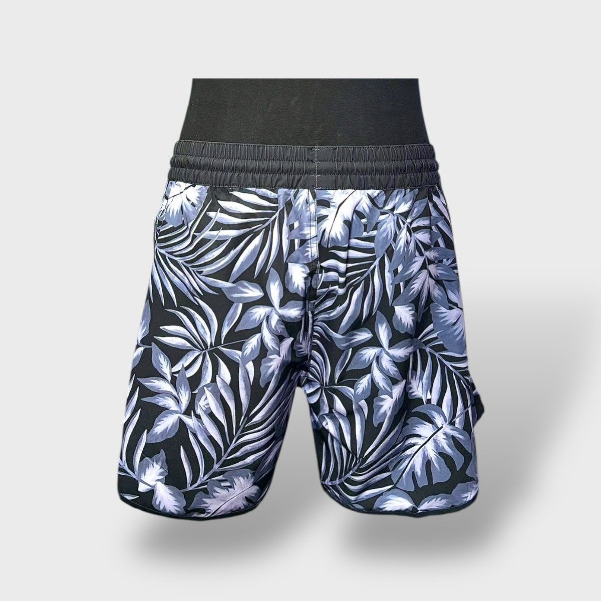 Volcom Volcom Paradise Womens Dreamer Boyfriend Shorts UPF 50+ sz M Size 31" - 4 Thumbnail