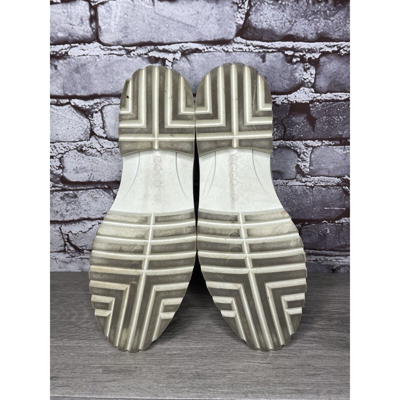Ecco ECCO White Leather Perforated Lace Up Oxfords Shoes Women Sz Size US 9.5 / IT 39.5 - 7 Thumbnail