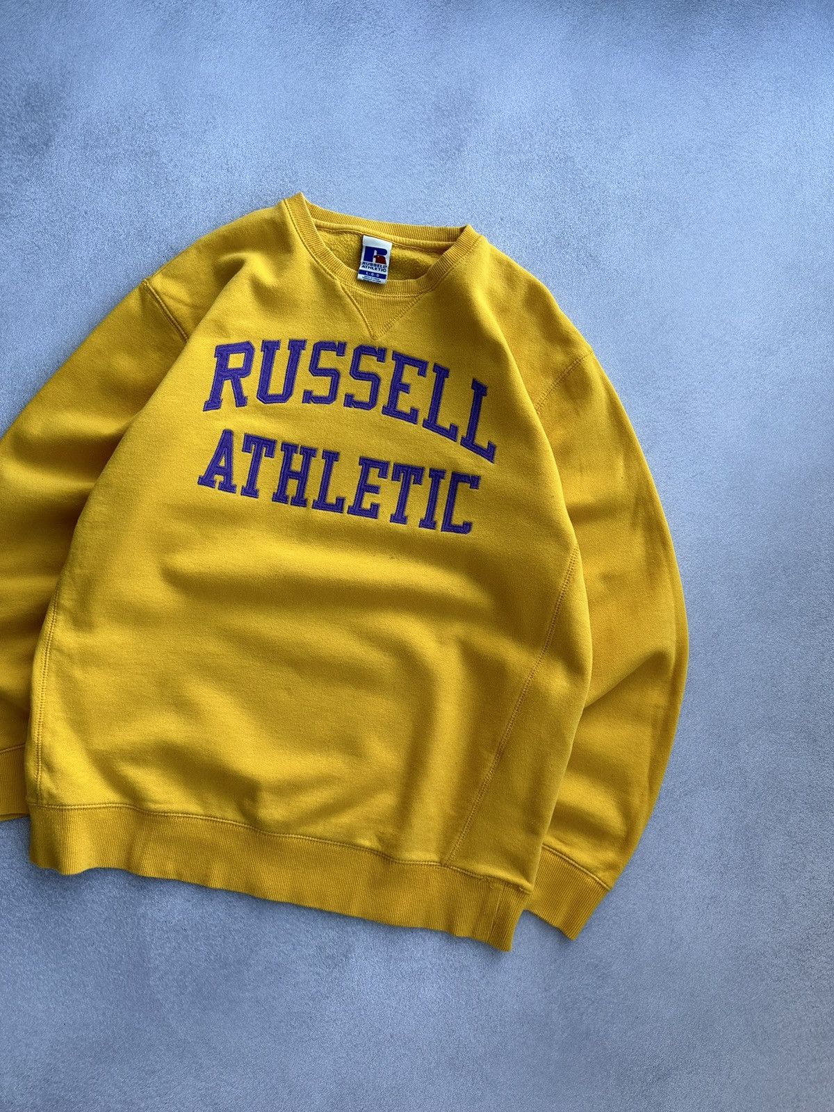 Russell Athletic × Vintage Vintage Russell Athletic Yellow Boxy Sweatshirt Size US L / EU 52-54 / 3 - 3 Thumbnail