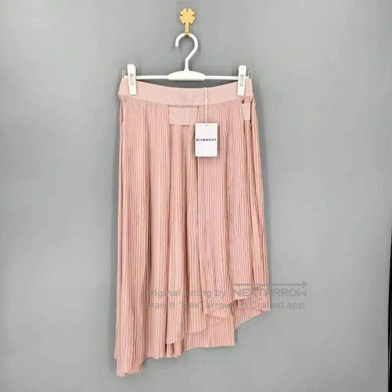 Givenchy Givenchy Pink Women's Pleated Skirt . Size 23" - 1 Thumbnail