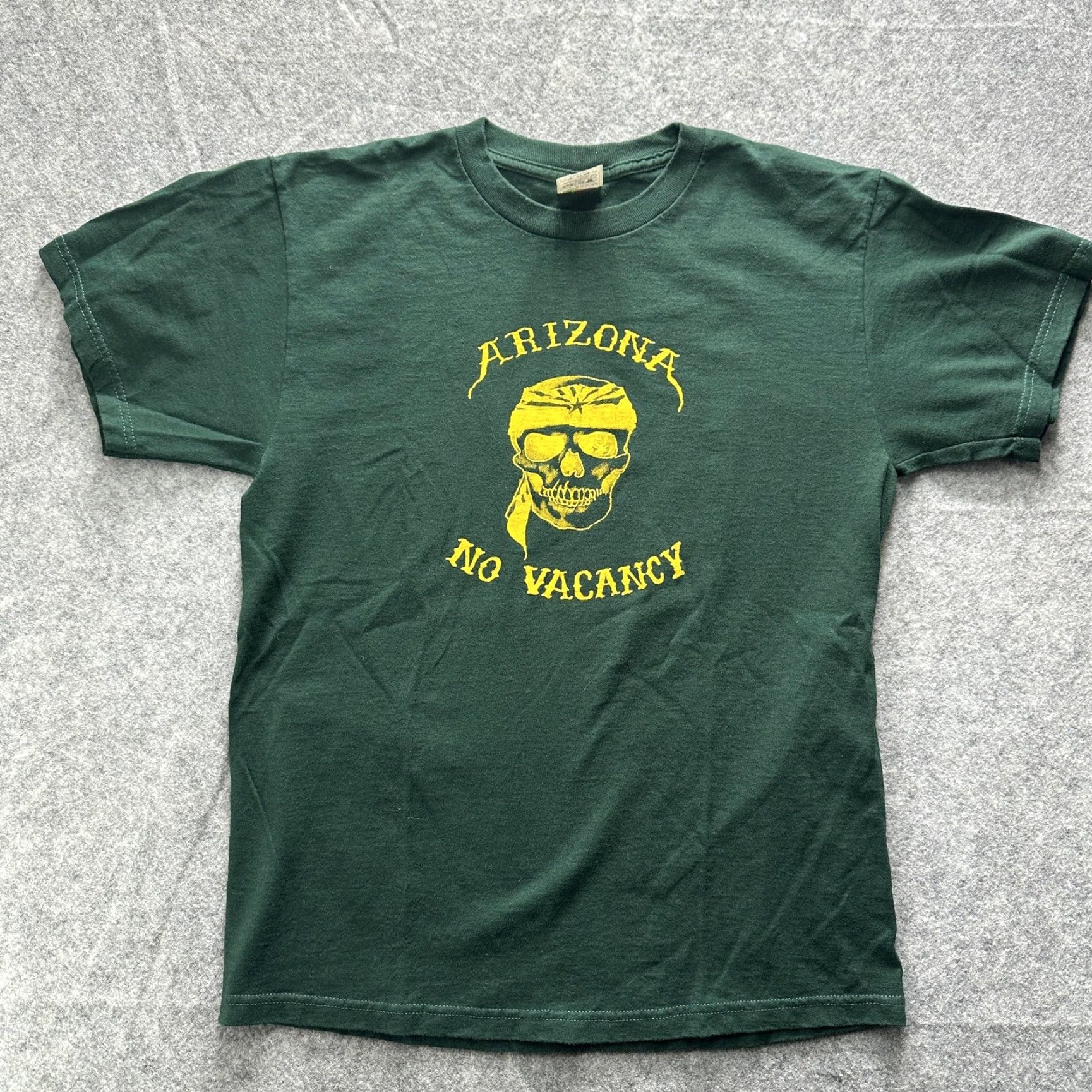 Fruit Of The Loom VINTAGE Fruit Of The Loom Arizona No Vacancy Graphic Tee Mens M Green Skull 90s Shirt Size US M / EU 48-50 / 2 - 2 Thumbnail