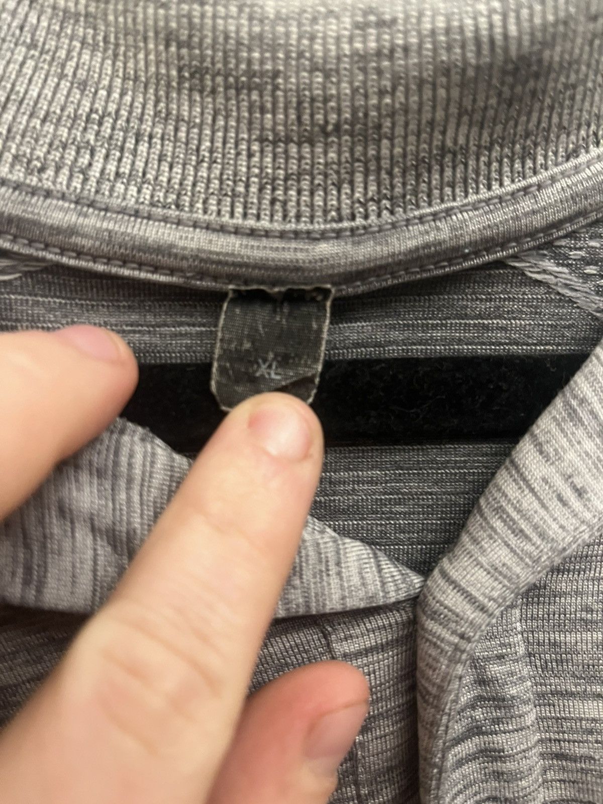 Lululemon Men’s Lululemon Metal Vent Tech polo shirt in grey Size XL Size US XL / EU 56 / 4 - 5 Thumbnail
