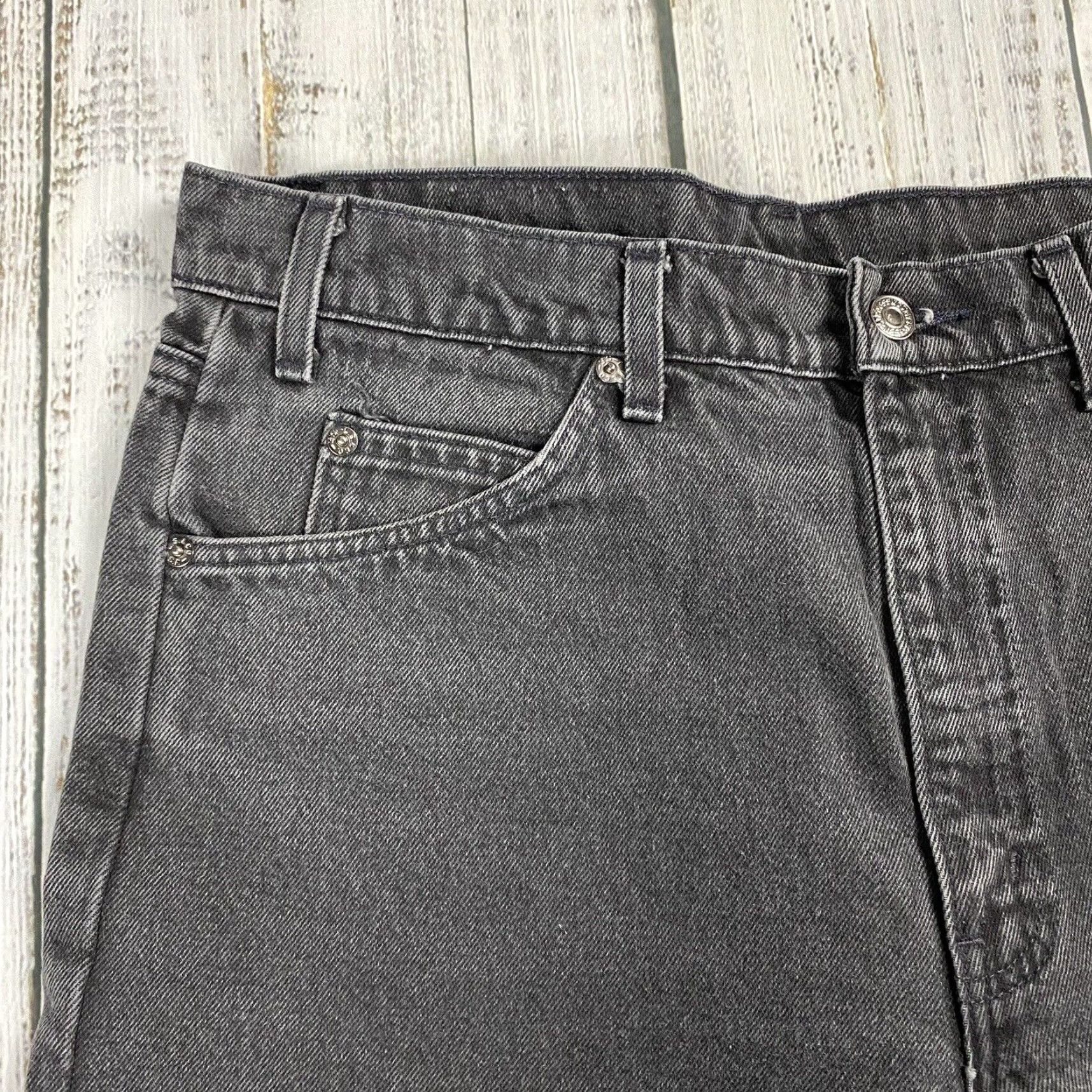Levi's VINTAGE Levi's 550 Jeans Tapered Relaxed Fit Men 35x31 Faded Black 90s American Denim Charcoal Wash Regular Rise Mens Jeans Size US 35 - 5 Thumbnail