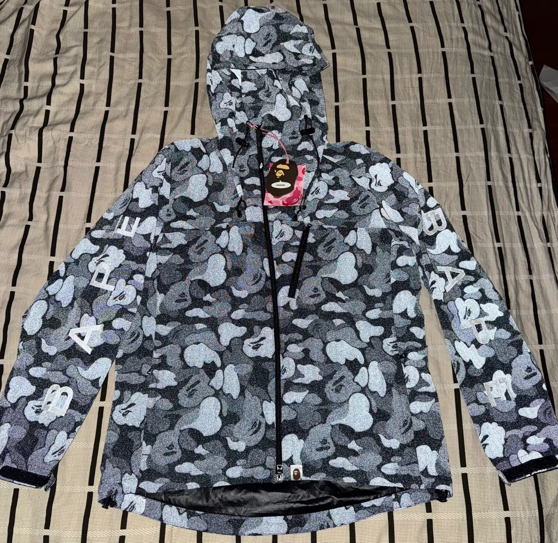 Bape Bape Camo Reflective Gray Light Jacket S Men Size US S / EU 44-46 / 1 - 1 Thumbnail