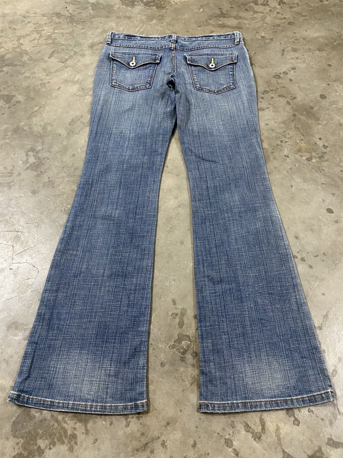 Uniqlo Flare Jeans Vintage Uniqlo Blue Stretch Denim @290 Size US 30 / EU 46 - 1 Thumbnail