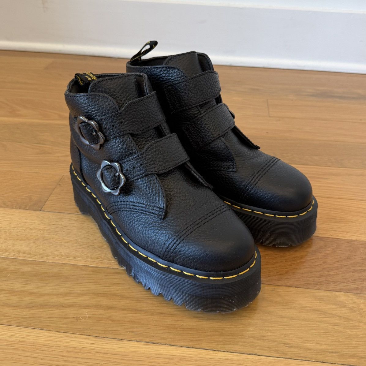 Dr. Martens Dr. Martens Devon Flower Buckle Leather Combat Boots US 9 Size US 9 / EU 42 - 9 Thumbnail